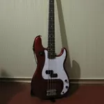 ПРОДАЁТСЯ БАС ГИТАРА  FENDER STANDARD PRECISION BASS (Мексика)