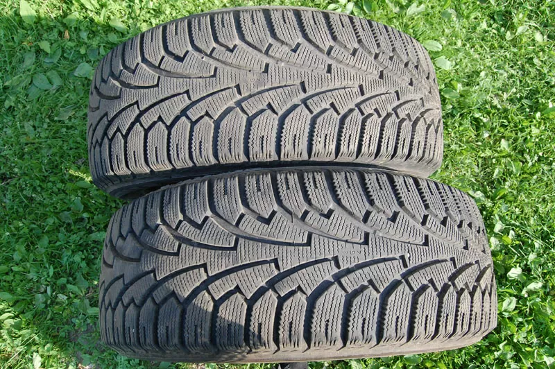 Продам покрышки  Nokian Hakkapeliitta 215/55 R16 зимние, 